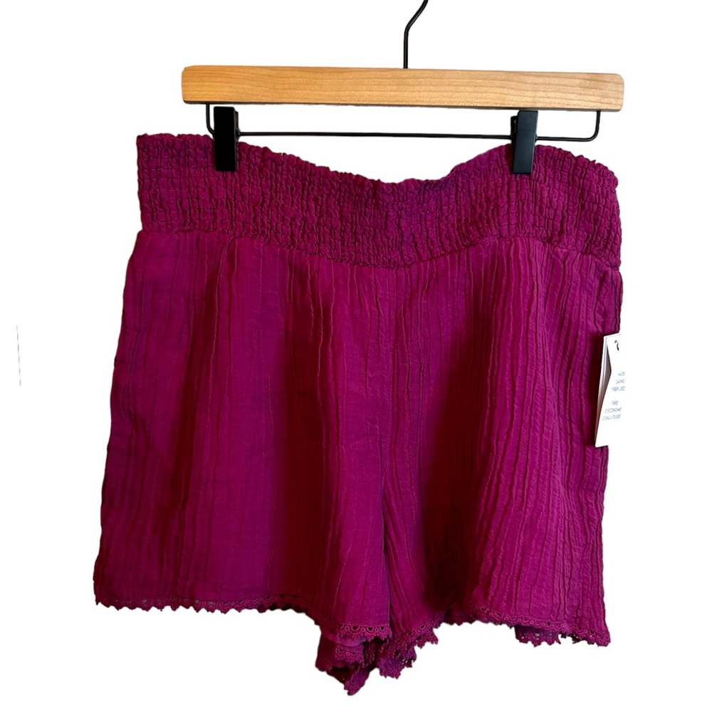 Guess women’s XL Abigail Smocked Crochet Trim High-Waist Shorts